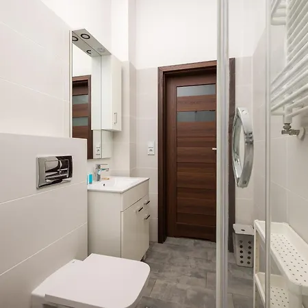 Lägenhet Karolkowa Comfort By Bookinghost *